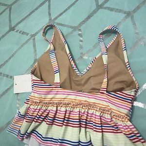 Kortni Jeane v neck top size medium